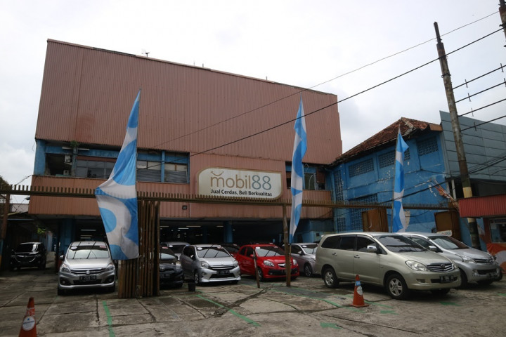 Berbondong-Bondong Jual Mobil Demi Uang Tunai