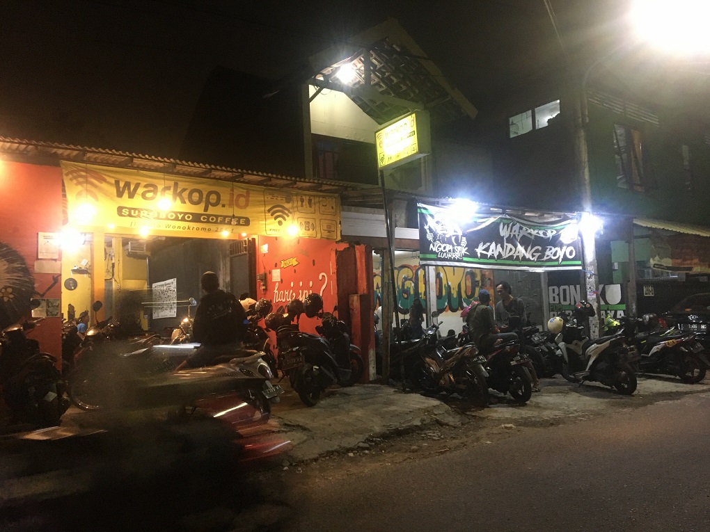Warkop di Surabaya Membandel di Tengah PSBB Medcom id