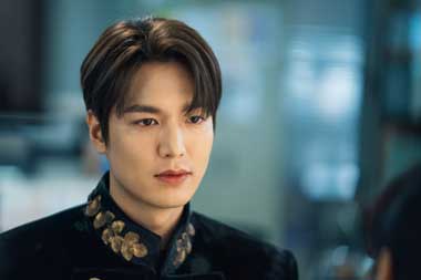 Membandingkan Gaya Rambut Lee Min Ho di 8 Film dan Drama Korea Berbeda