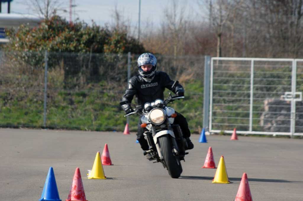 Tak hanya sekedar bisa, naik motor juga harus punya pengetahuan lebih. MCN