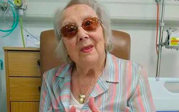 Nenek 100 Tahun Sembuh dari Covid-19 dan 4 Penyakit Lain