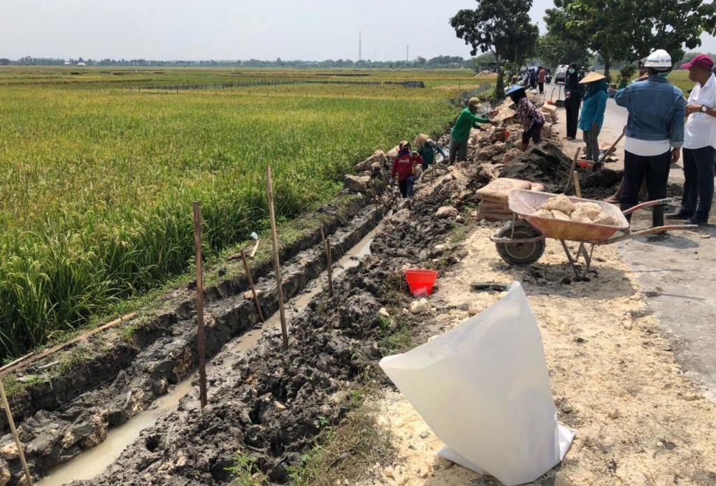 Kementerian percepat program Padat Karya Tunai di 900 kecamatan. Foto: Kementerian PUPR