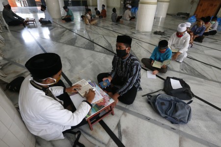 3 Ribu Ustaz Akan Dapat Bantuan dari Kemenag dan BAZNAS