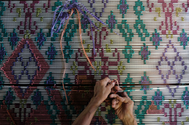 Melestarikan Kain Endek Bali