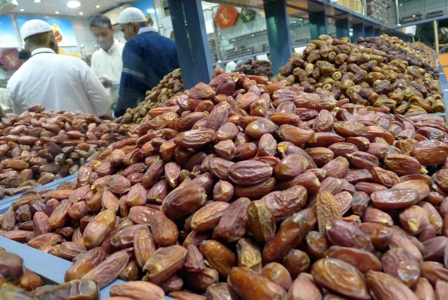 Omzet Penjual Kurma di Solo Merosot