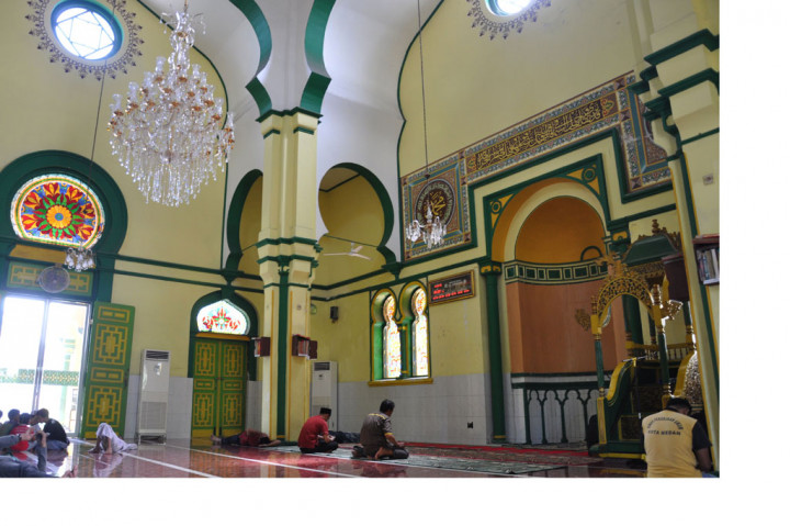 Mengunjungi Masjid Raya Al Osmani Medan
