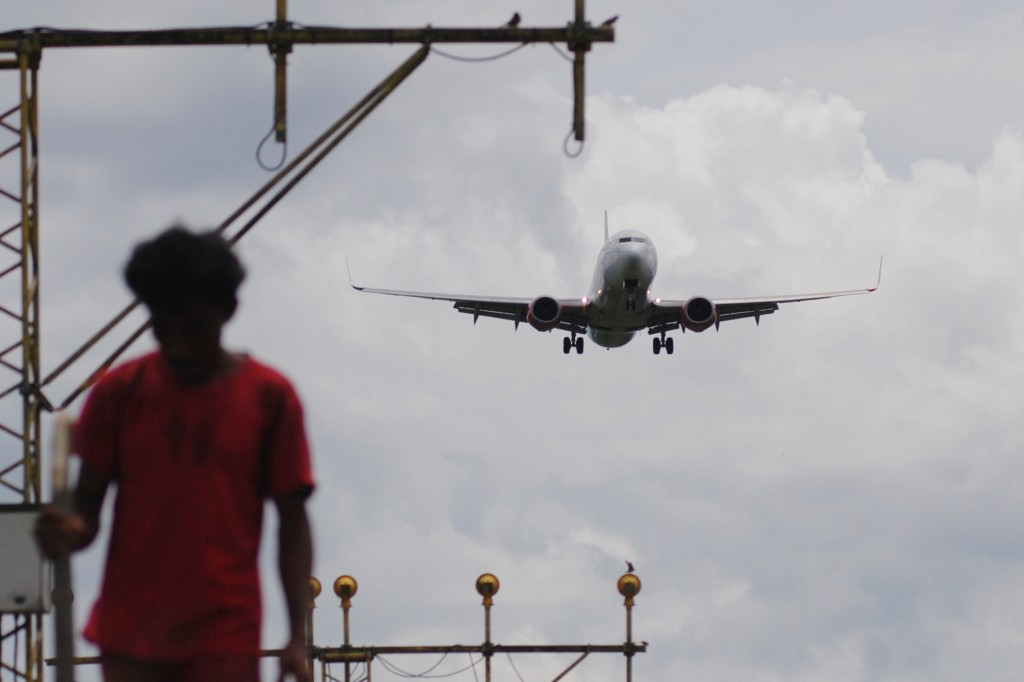 Bandara Sam Ratulangi Manado - - Foto: Antara/ Fiqman Sunandar