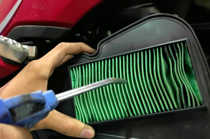 Trik Jitu Bersihkan Filter Udara Sepeda Motor dengan Benar