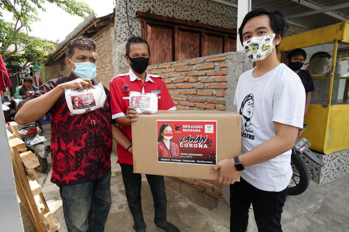 Putra Presiden Salurkan Bantuan Masker dari Ketua DPR