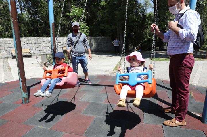 Usai 40 Hari di Rumah, Anak-anak Turki Diizinkan Bermain di Luar