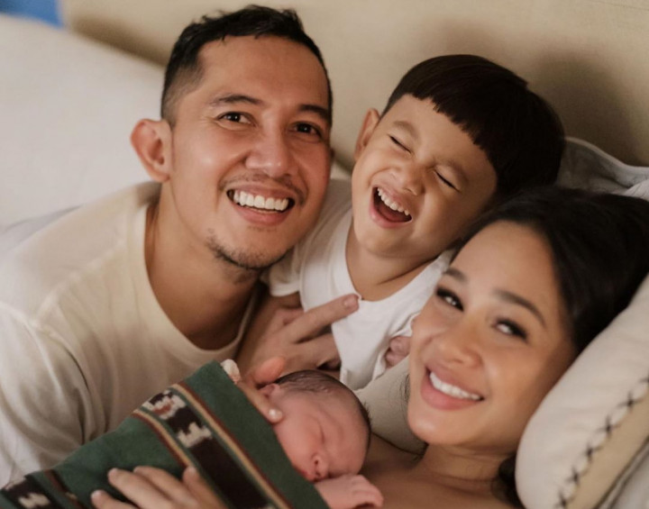 Anaku Tarisma Jingga, Nama Anak Kedua Andien dan Ippe