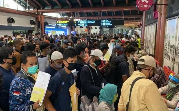 Gubernur Banten Kecam AP II terkait Antrean Penumpang di Bandara
