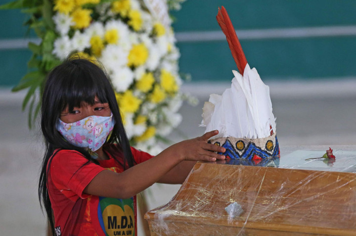 Ketua Suku Amazon Meninggal karena Korona Dimakamkan