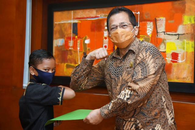 KORPRI DPR Berikan Santunan kepada Dhuafa dan Yatim Piatu