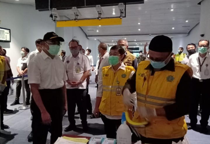 Menko PMK Minta Bandara Soetta Jaga <i>Physical Distancing</i>