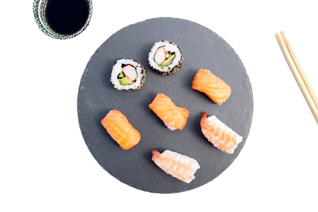 Ternyata Sushi Salmon Tak Berasal dari Jepang