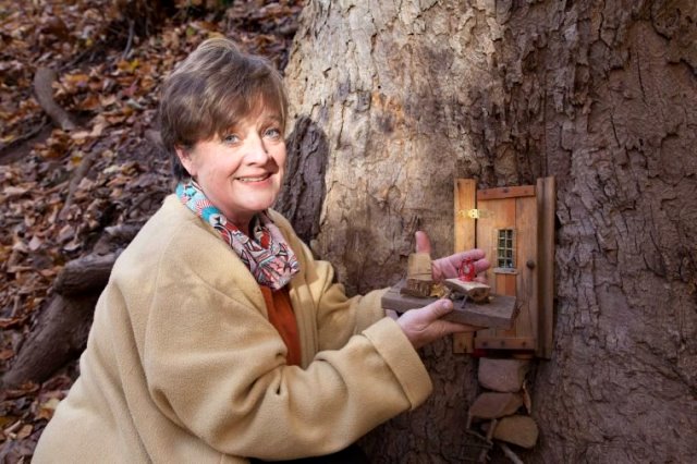 Anaknya yang Autisme, Menginspirasi Therese Ojibway Buat 'Desa Peri' di Hutan