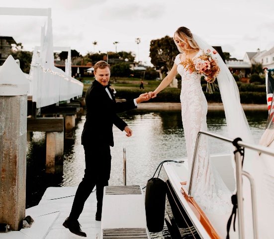 Kisah Pernikahan Dua Tenaga Medis dalam Suasana Pandemi Covid-19