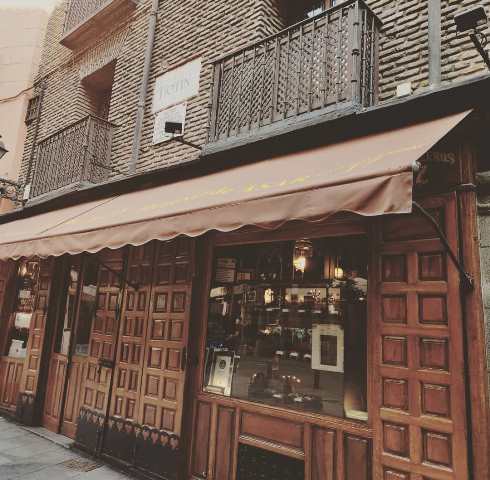 Mengunjungi Restoran Tertua di Dunia