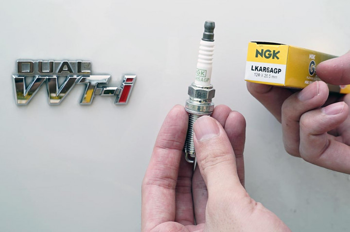 Busi Khusus NGK untuk Mesin Mobil Sejuta Umat