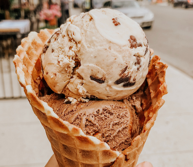 Es krim khas Turki memiliki tekstur yang lengket, mirip dengan gelato asal Italia. ( Foto: Ilustrasi. Dok. Unsplash.com)