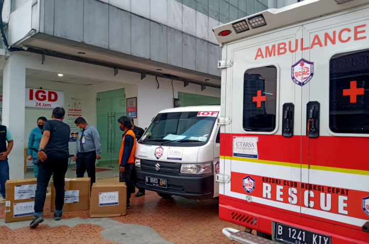 SCRC Bantu Distribusikan APD untuk Tenaga Medis