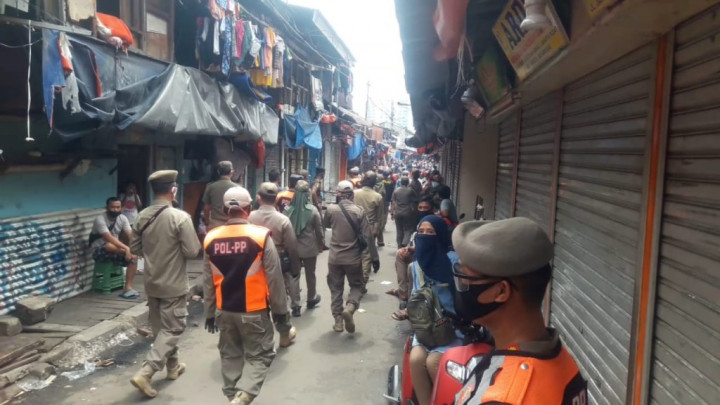 Pedagang Tanah Abang Kompak Langgar PSBB