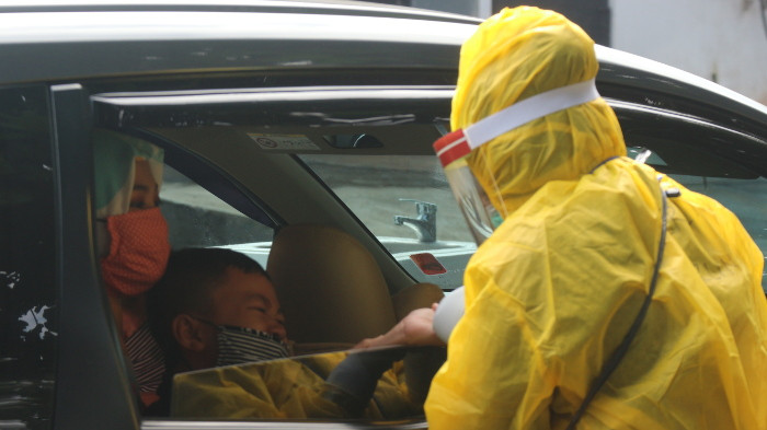 Warga Bandung Antuasias Ikut Rapid Test di Hotel Papandayan