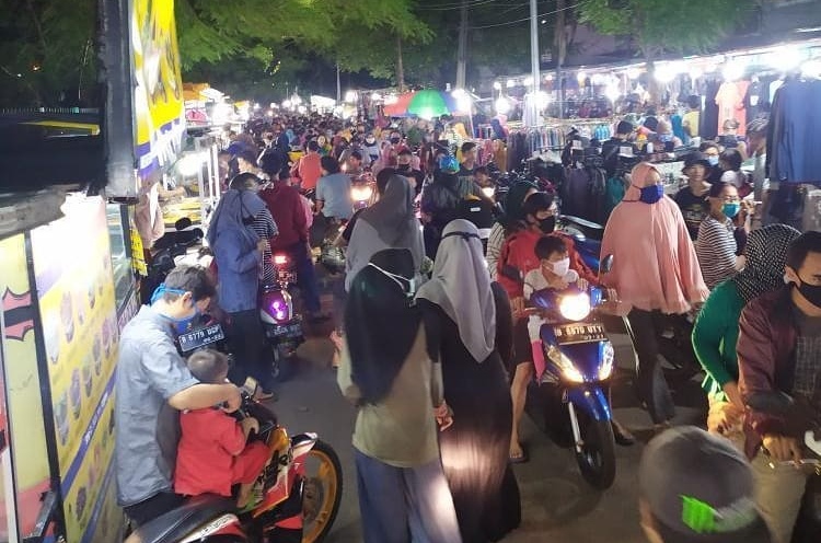  Pasar  Kaget  Penggilingan Tak Dikelola Pemprov DKI Medcom id