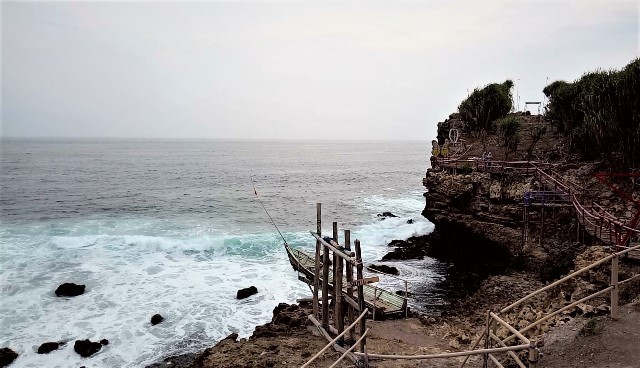 Pesona Pantai Jogan di Selatan Yogyakarta