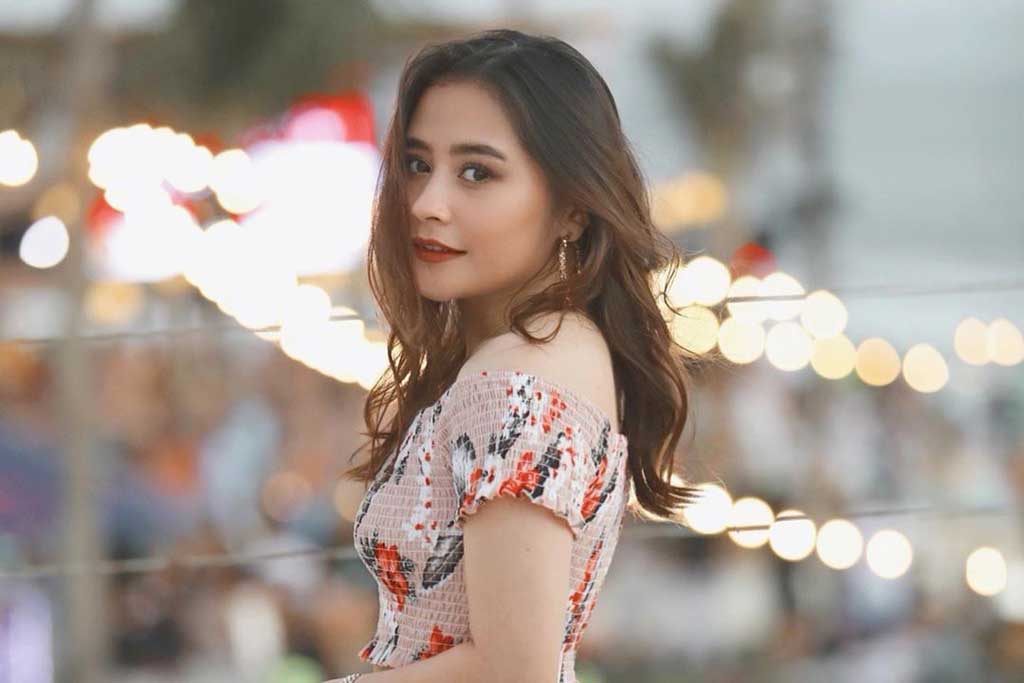  Prilly  Latuconsina  Tak Merasa Kesepian Lebaran di Rumah 