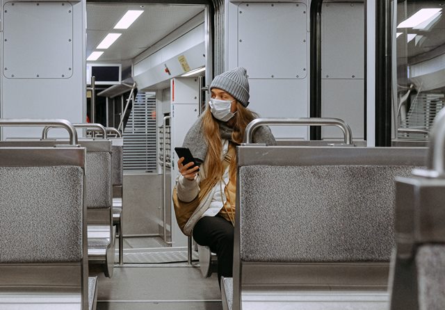 Mengapa Menggunakan Masker Bisa Memicu Emosi yang Tak Menyenangkan?