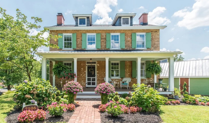 Gaya Tradisional dan Modern dalam Rumah Berusia Ratusan Tahun