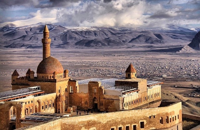 Kemegahan Istana Ishak Pasha, Bukti Kekaisaran Ottoman Terakhir di Turki