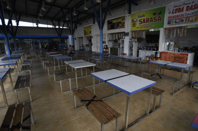 Larangan mudik di masa pandemi covid-19 mengakibatkan menurunnya jumlah volume kendaraan yang melintas di jalan Tol Cikopo-Palimanan (Cipali), Jawa Barat pada arus mudik-arus balik Idulfitri 1441 H.