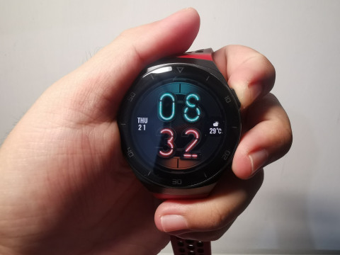 Pengalaman Menjajal Huawei Watch GT 2e