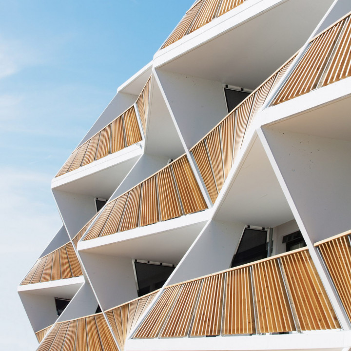 5 Hunian dengan Balkon Unik