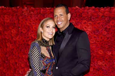 Pernikahan Jennifer Lopez Tertunda karena Korona