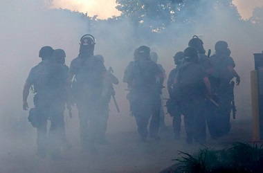 Minneapolis Kian Ricuh, Pentagon Siagakan Polisi Militer