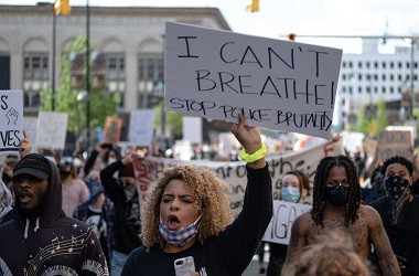 Pria Tewas Ditembak dalam Unjuk Rasa Floyd di Detroit