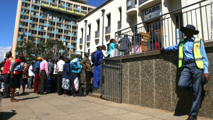 Zimbabwe Catat Inflasi di Level 765%