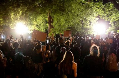 Demo Floyd Meluas ke 25 Kota, WNI Diminta Tetap Waspada