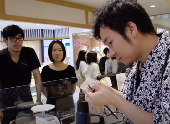 Menjaga Keberadaan Seniman Permen di Jepang