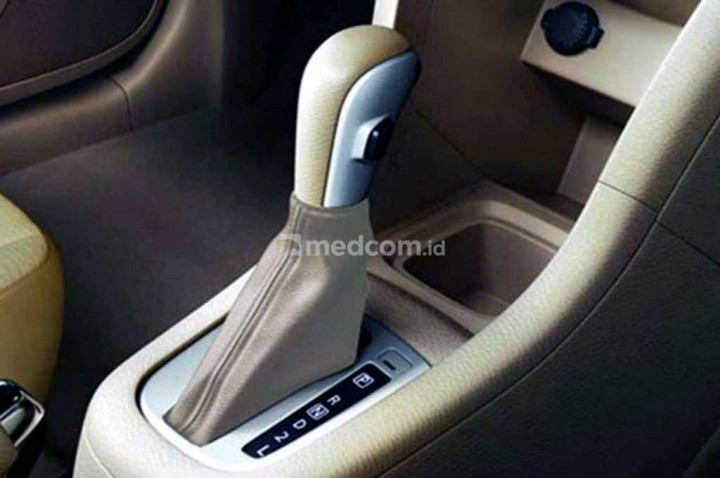 Demi Keamanan Parkir, Parking Brake Sebelum Masuk Transmisi P