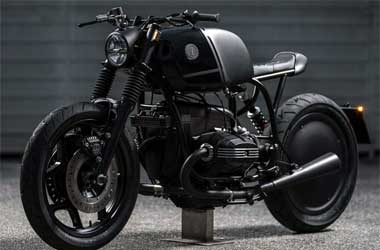 Tampilan Keren BMW R100RT Cafe Racer dalam Balutan Warna Hitam