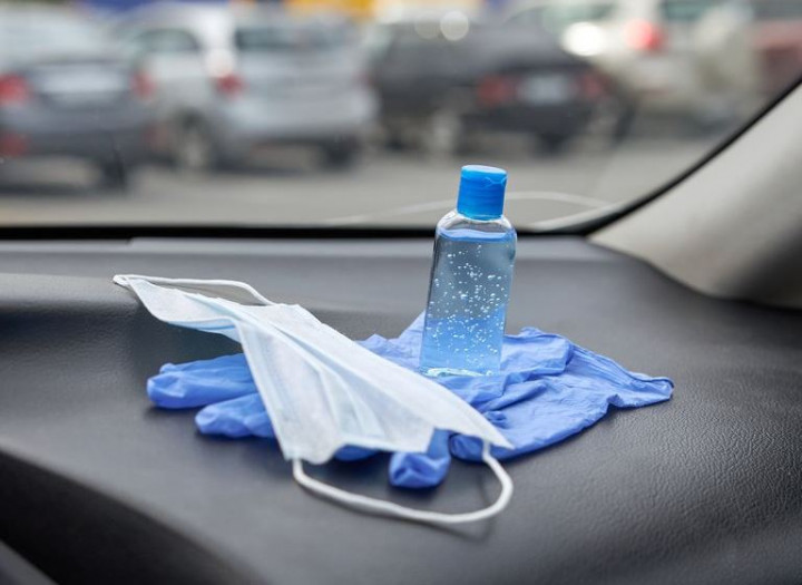 Amankah Membiarkan Hand Sanitizer Berada di Mobil Anda?