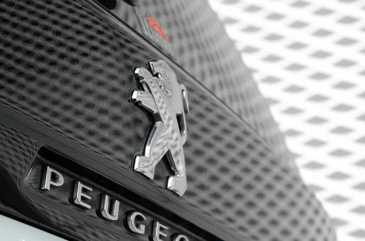 Perawatan Emblem Mobil, Wajib Seksama