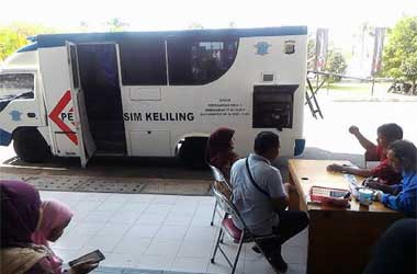 Polda Metro Jaya Operasikan Lima Mobil SIM Keliling di Masa Transisi