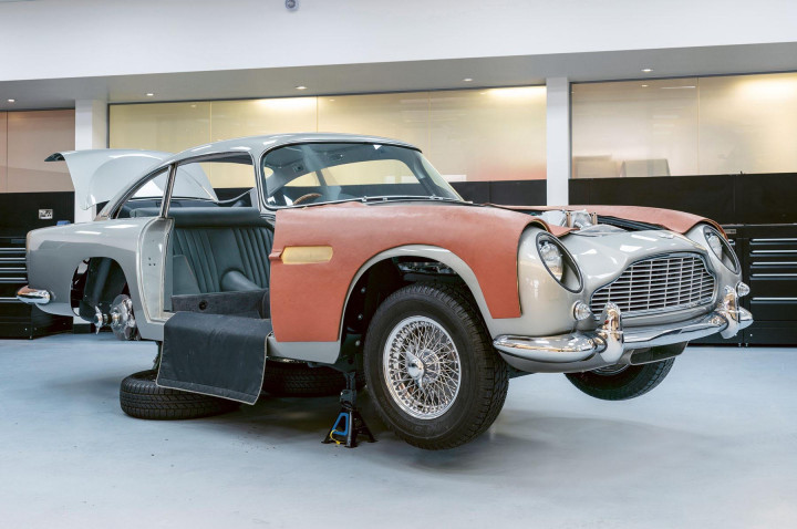 Aston Martin Kembali Produksi Mobil James Bond