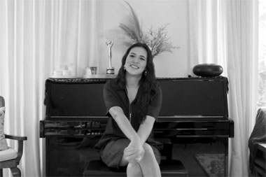 Raisa Gelar Konser Virtual Bantu Korban Korona